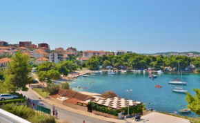 Apartment in Trogir with sea view, balcony, air conditioning, Wi-Fi (4786-2)
